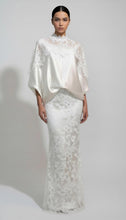 Load image into Gallery viewer, Dolman Sleeves Lace Details Silk Wedding Dress