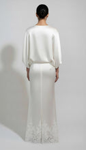 Load image into Gallery viewer, Batwing Lace Details Wedding Silk Gown