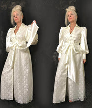 Load image into Gallery viewer, Satin &amp; Lace Bridal Robe in Ivory